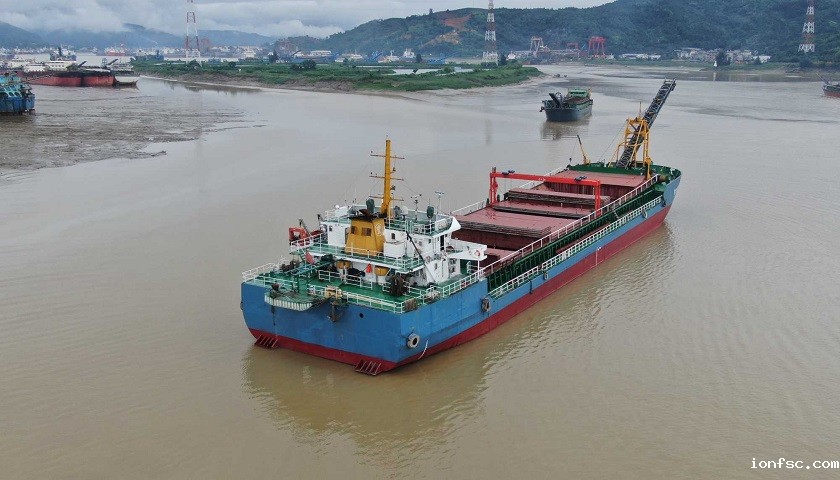 上海大型散货船