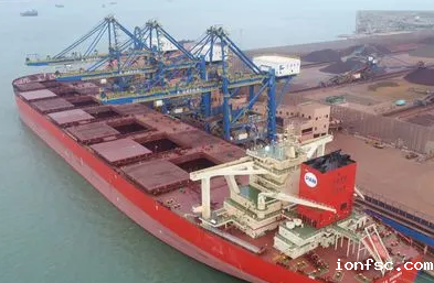 好消息！我国首艘柴油双燃料双标准散货船顺利下水