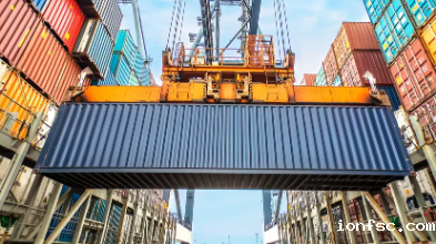 散货船装货，让您的货物安全高效运输——betway必威游戏平台散货船海运，您的专业散货船货代