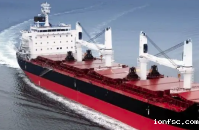 上海大型散货船：连接世界的运输巨舰