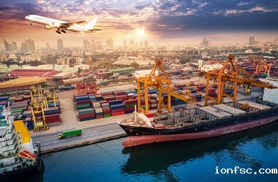 介绍关于上海大型散货船的内容