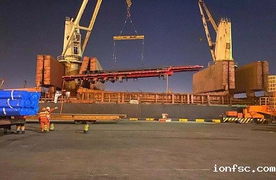 散货船海运以其承载能力和低成本的优势，在国际贸易中扮演着重要的角色