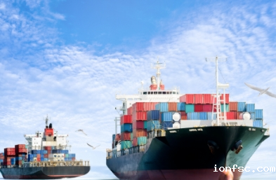 干货船是专为运输无液体形态货物而设计的海上巨擘