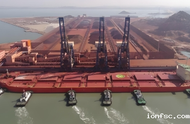 大型散货船将继续作为连接世界的桥梁，承载着全球经济一体化的梦想