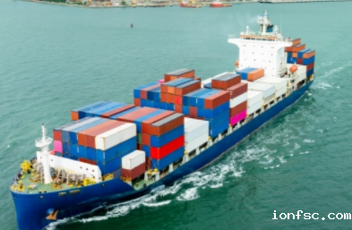 散货船以其庞大的载重量和高效的运输能力,确保关键资源的全球流通