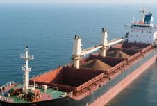 万吨巨轮背后的秘密：散货船在全球物流中的不可替代角色