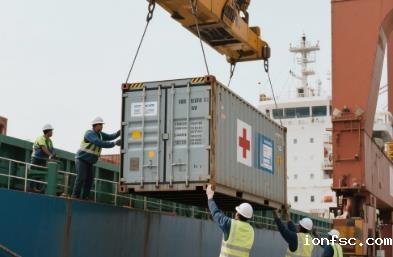散货船海运拼箱助力医疗用品高效出海