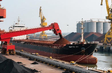 专业干货船物流：多航线覆盖，按需定制大宗货物运输方案